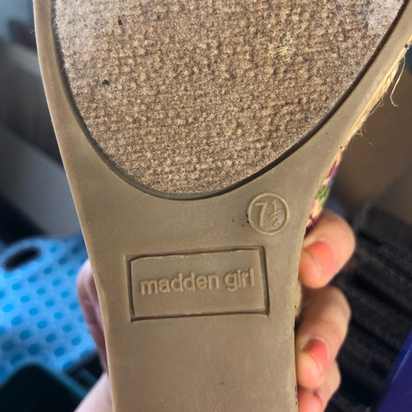 Steve Madden floral wedges size 7.5 - Picture 4 of 4